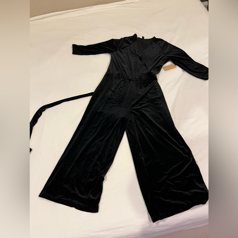 Women’s black velour jumpsuit size large